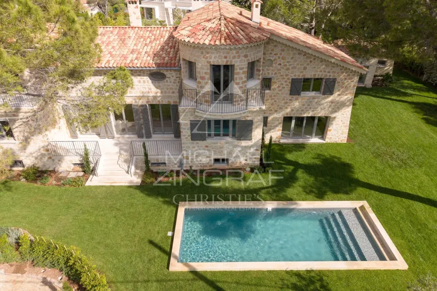 EXCLUSIVITÉ -Cap d’Antibes – Une Adresse d’Exception au Cœur de la Riviera