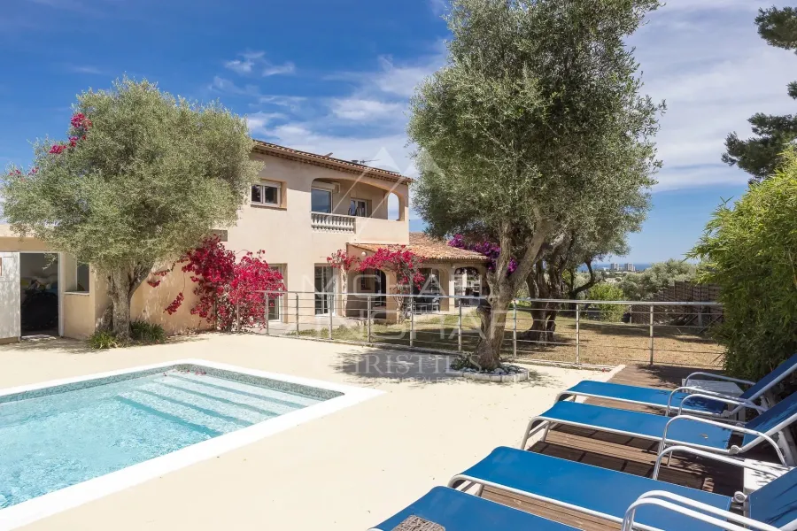 Antibes - Villa avec vue mer