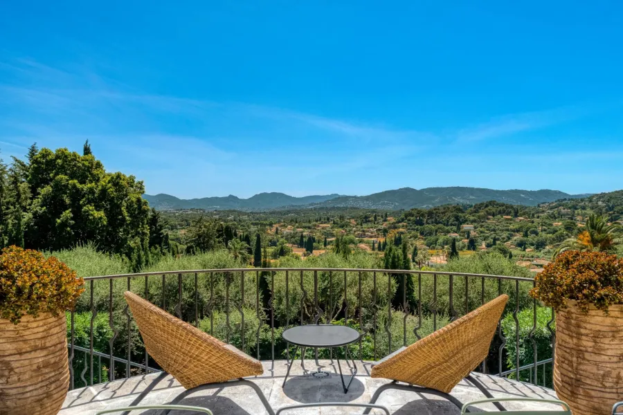 Mougins - Villa provençale rénovée avec vue panoramique jusqu'à l'Estérel - 3