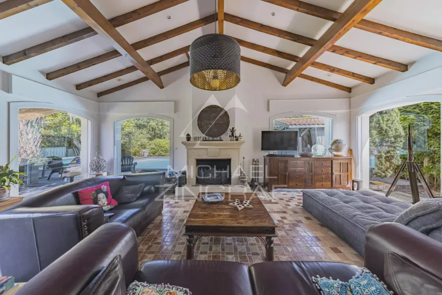 Villa contemporaine de 5 chambres - 3
