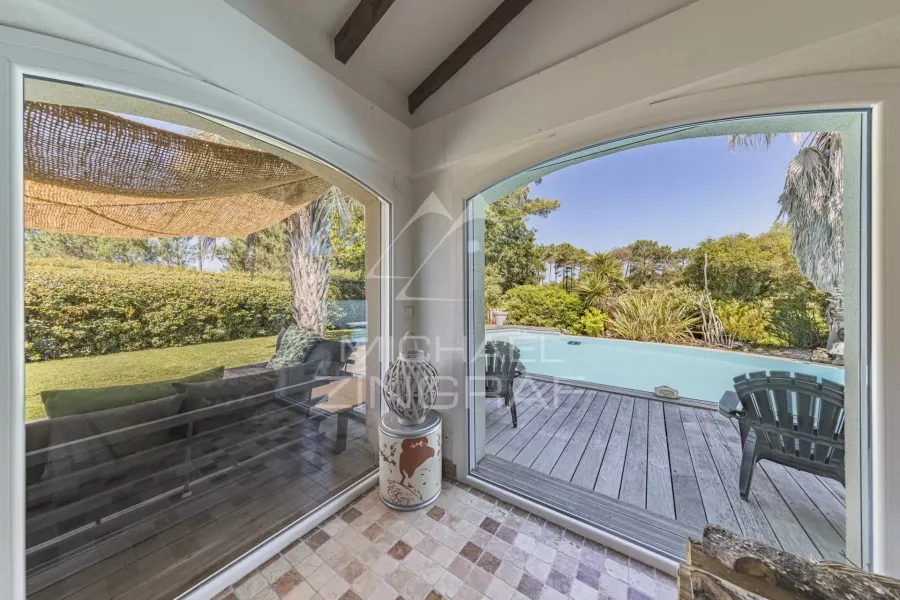 Villa contemporaine de 5 chambres - 9