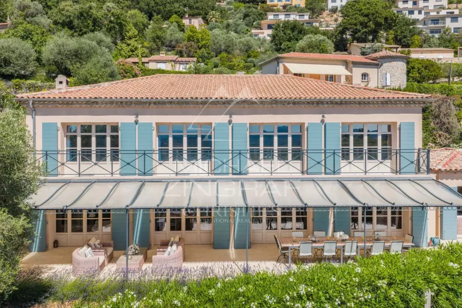 Villa familiale avec vue panoramique dans un domaine résidentiel