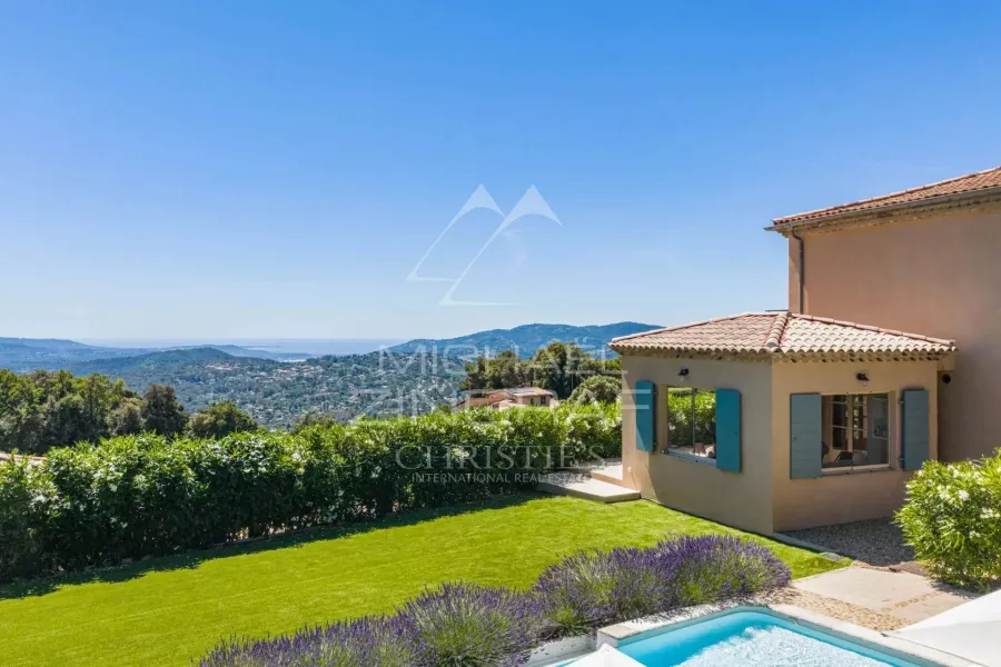 Villa familiale avec vue panoramique dans un domaine résidentiel - 2
