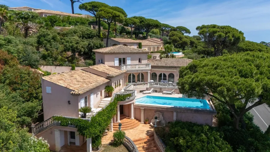 Villa de prestige dans un environnement exclusif à Sainte-Maxime - 3