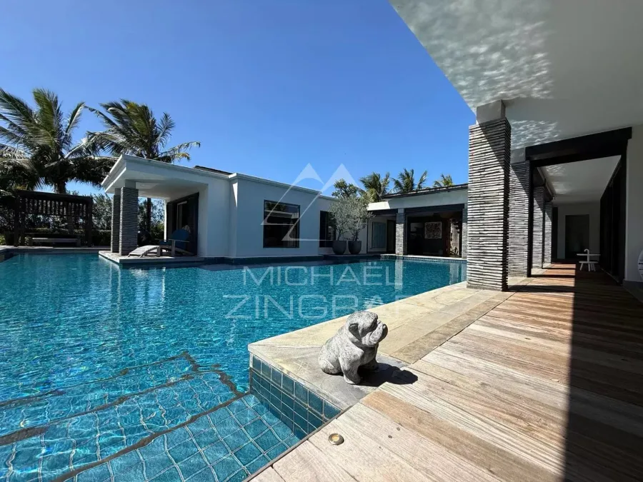 Villa d’Exception au Bord d’un Barachois à Calodyne