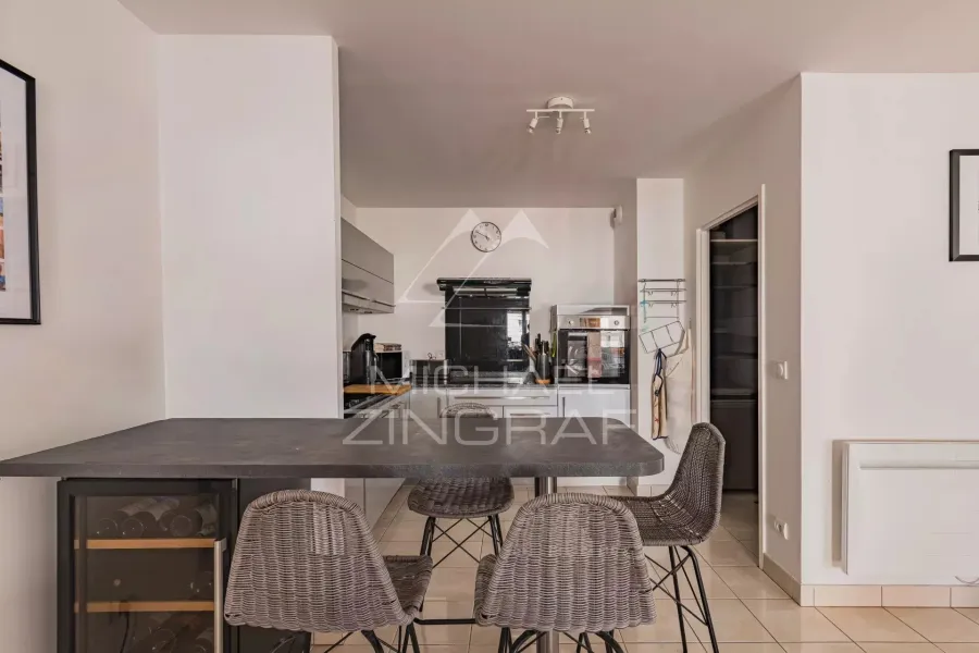 Arcachon hyper-centre — Appartement T3 aux beaux volumes - 7