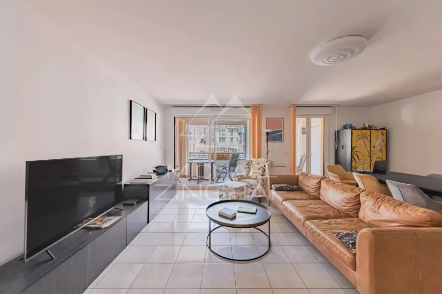 Arcachon hyper-centre — Appartement T3 aux beaux volumes - 4