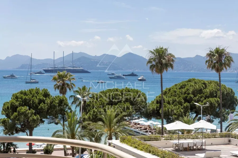 Cannes – Proche Croisette - Studio d’exception avec balcon, aperçu mer et garage