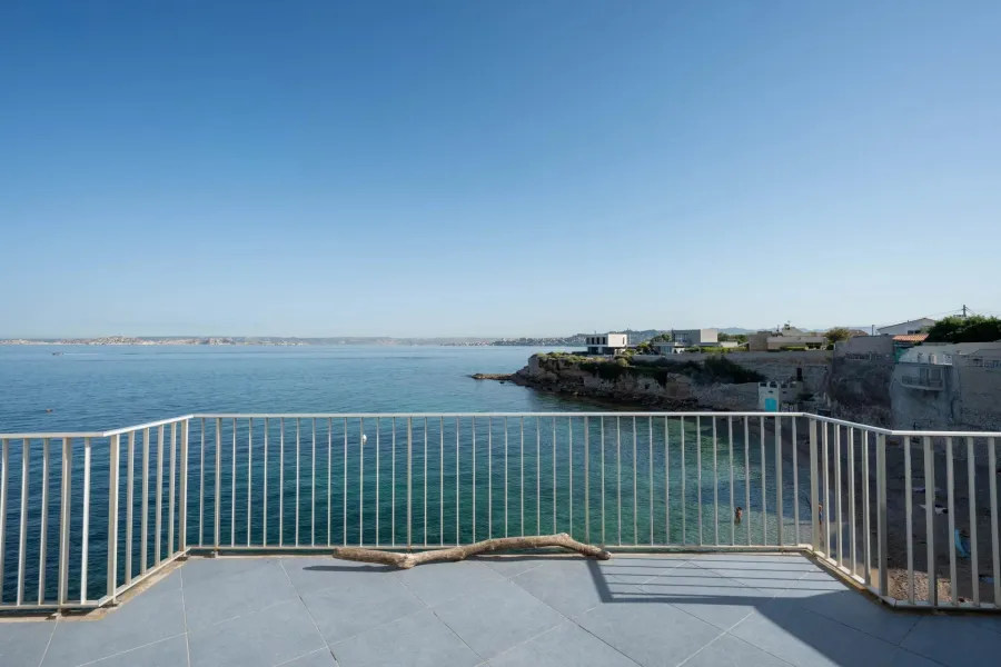 Maison pied dans l'eau avec piscine Montredon Marseille 8ème - 5