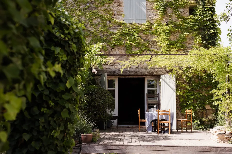 Propriété d'Exception Aux Portes d'Aix-en-Provence : Magnanerie du XVIIIe Rénovée