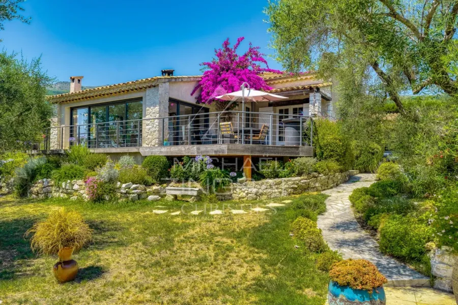 Tourrettes-sur-Loup – Élégante villa provençale à pied du village