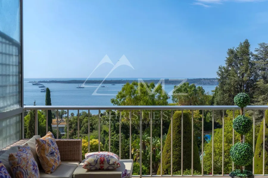 Appartement 2 pièces vue mer panoramique dans le quartier prisé de la Californie