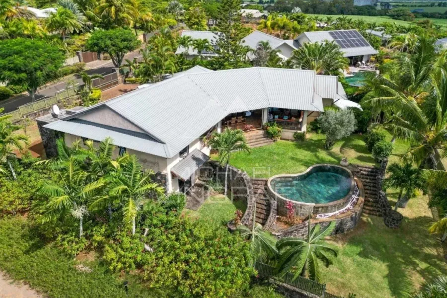 Villa d'Exception avec Vue Panoramique au sein d'un Domaine Résidentiel Prestigieux