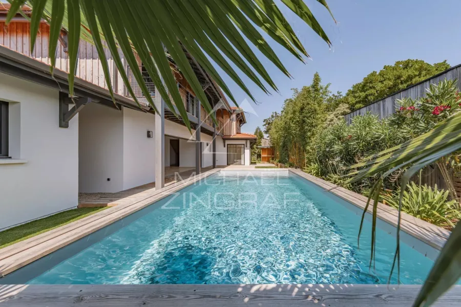 LA TESTE DE BUCH PROCHE COMMERCES - VILLA DE 6 PIÈCES AVEC PISCINE