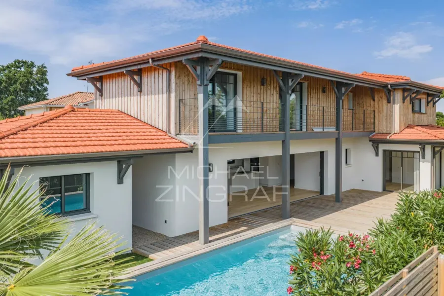 LA TESTE DE BUCH PROCHE COMMERCES - VILLA DE 6 PIÈCES AVEC PISCINE