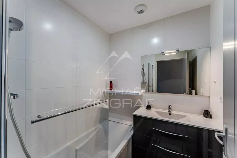 Appartement aperçus bassin, garage et ascenseur privatif - 9