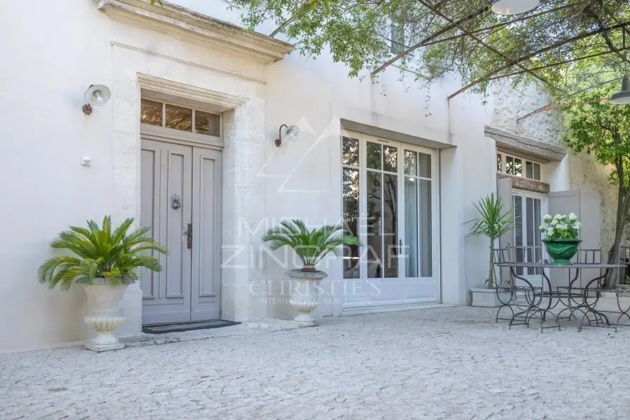 Exclusivité - Proche de l'Isle-sur-la-Sorgue - Magnifique maison de maître rénovée avec piscine