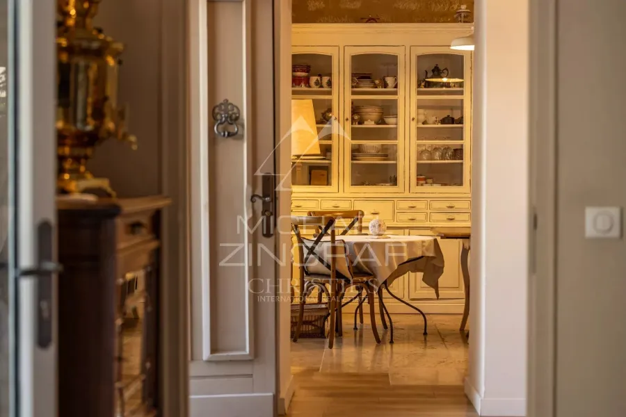Exclusivité - Proche de l'Isle-sur-la-Sorgue - Magnifique maison de maître rénovée avec piscine - 3