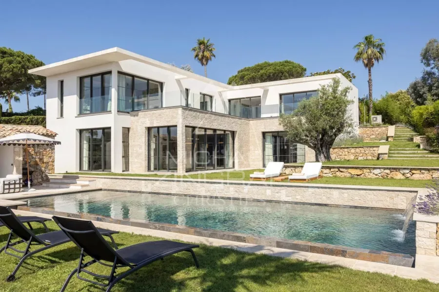 Super-Cannes – Superbe  contemporaine avec vue mer panoramique – Domaine privé