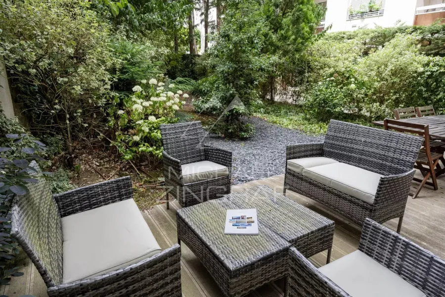 A vendre - 2 Pièces - Inkermann-  Jardin - Lycée Pasteur- Bon état