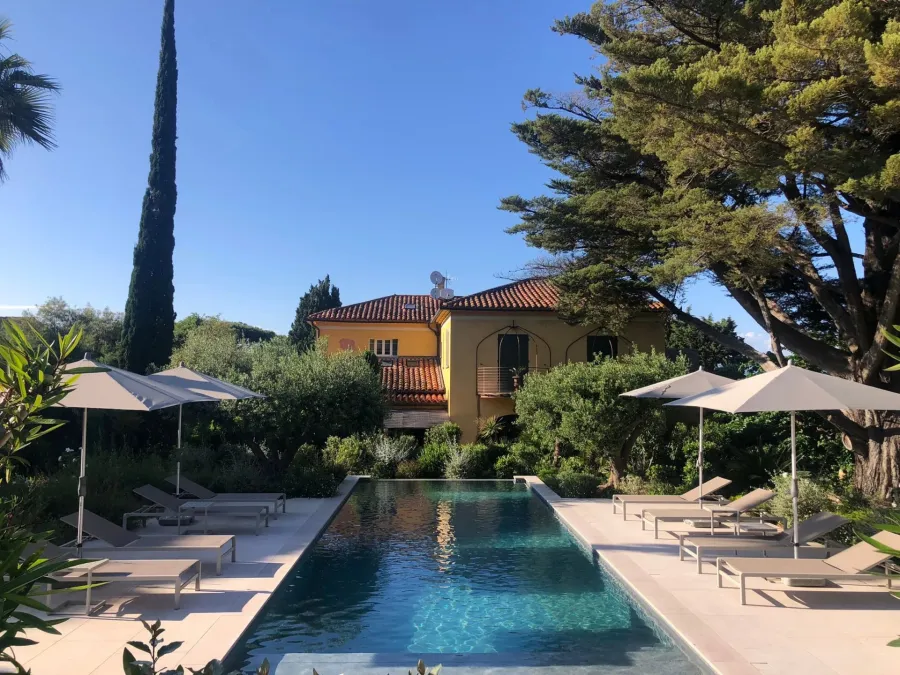 Appartement avec vue sur la mer dans une demeure historique à Gassin