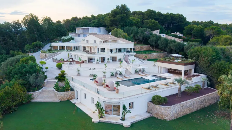 Aux portes de Cannes - Villa vue mer panoramique - 11 suites