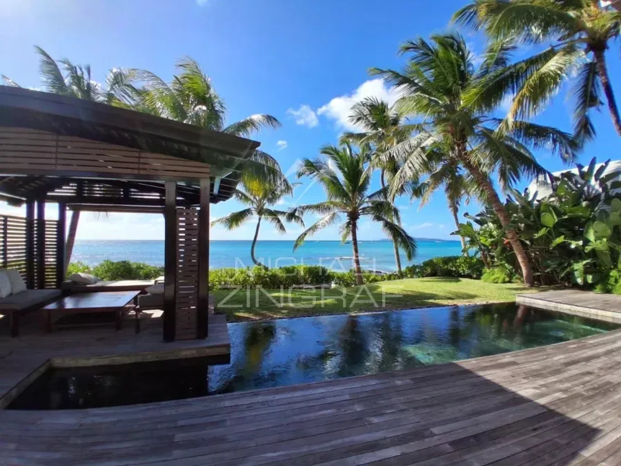 Ile Maurice - Opportunité rare : Villa de luxe Pied dans l'eau  proche Grand Baie - Pointe aux Canonniers