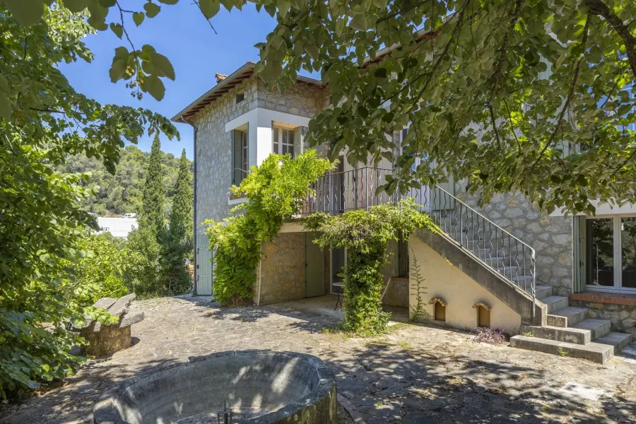 Proche Cannes Ouest – Authentique maison en pierre sur plus de 1,3 hectare - 3
