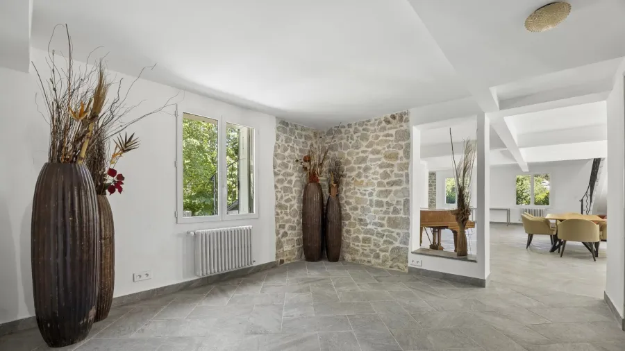 Proche Cannes Ouest – Authentique maison en pierre sur plus de 1,3 hectare - 4