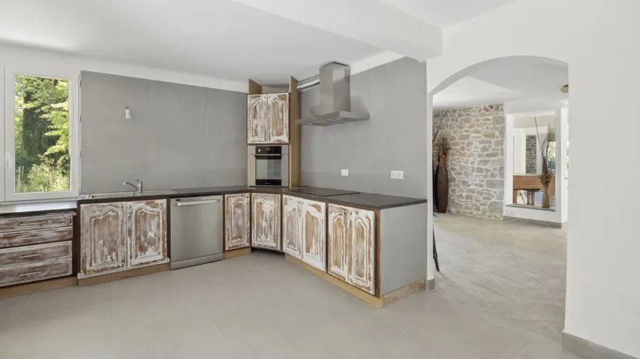 Proche Cannes Ouest – Authentique maison en pierre sur plus de 1,3 hectare - 6