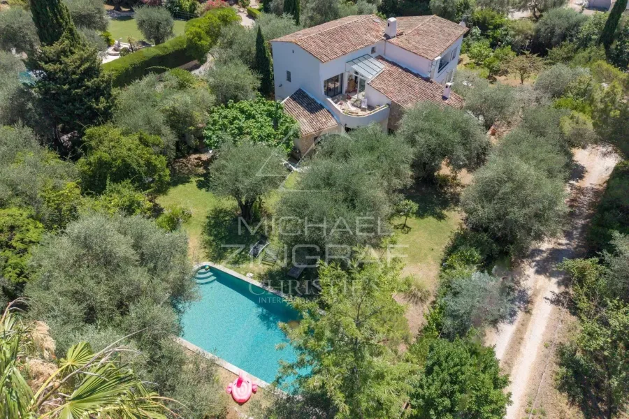 Élégante villa provençale à quelques pas du village de Tourrettes-sur-Loup