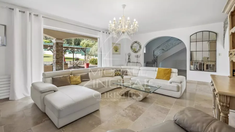 Elegante villa avec vue dégagée sur les collines - 6