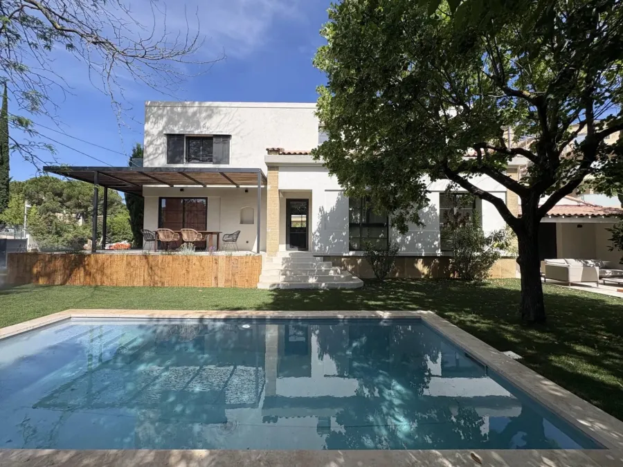 Élégante maison de ville contemporaine avec piscine – Aix-en-Provence centre à pied