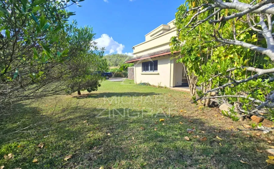 Élégante Villa de 3 Chambres avec Vue sur les Montagnes – Rivière Noire - 4