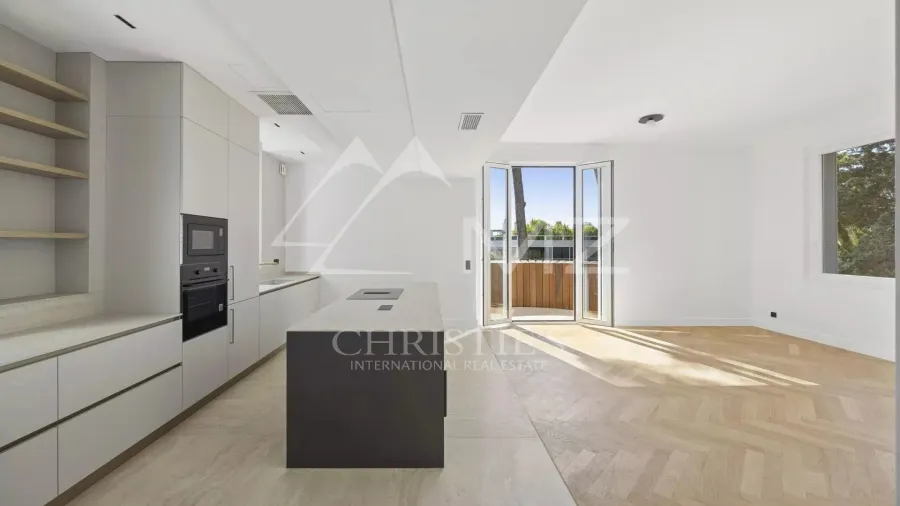 Le Cannet Europe : des volumes exceptionnels pour cet appartement - 3