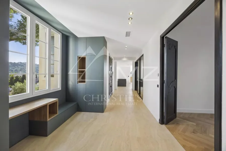 Le Cannet Europe : des volumes exceptionnels pour cet appartement - 7
