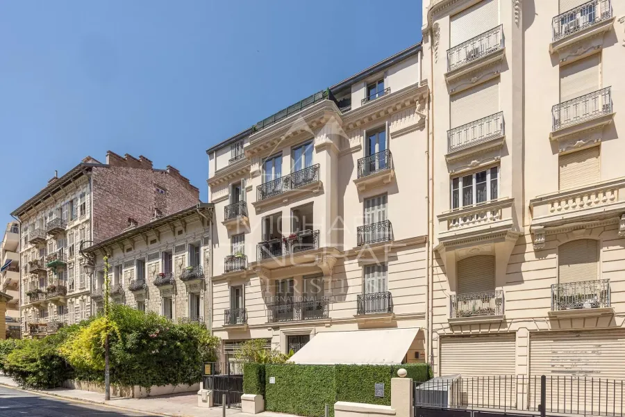 NICE Centre – Duplex moderne dans immeuble bourgeois avec grande terrasse - 3