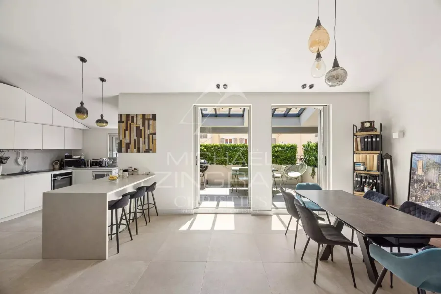 NICE Centre – Duplex moderne dans immeuble bourgeois avec grande terrasse
