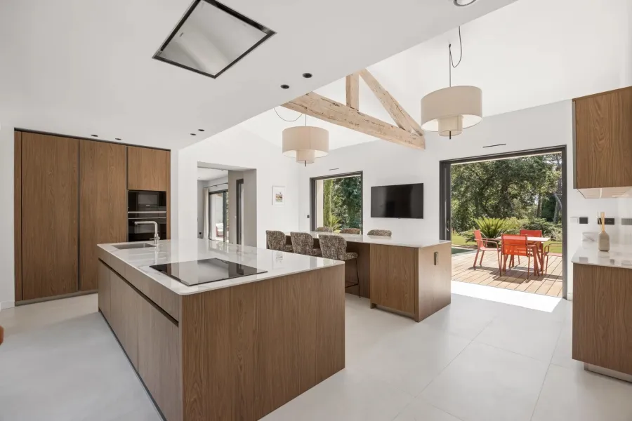 Mougins – Villa familiale rénovée dans un domaine confidentiel - 5
