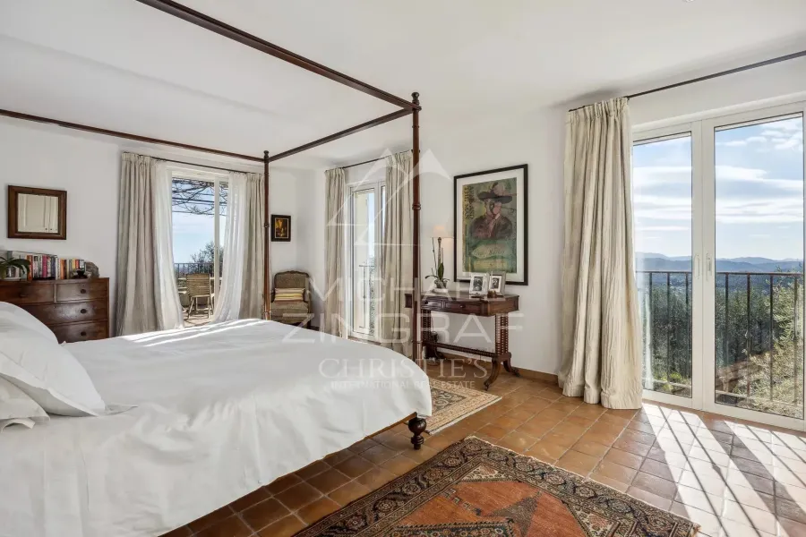 Elegante  Villa position dominante avec vue mer et oliveraie - 4
