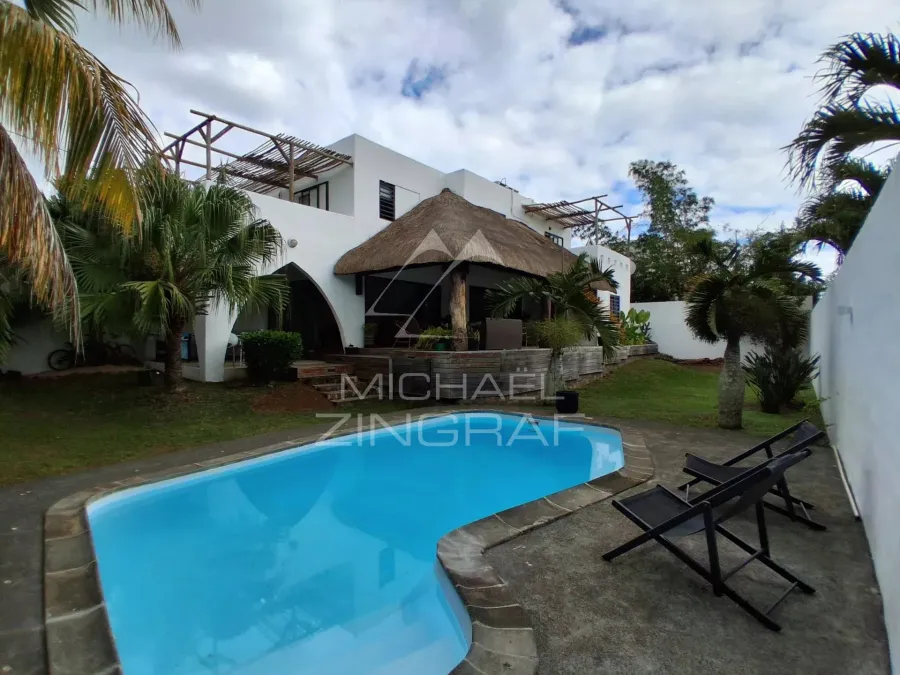 Villa familiale meublée de 4 chambres avec piscine