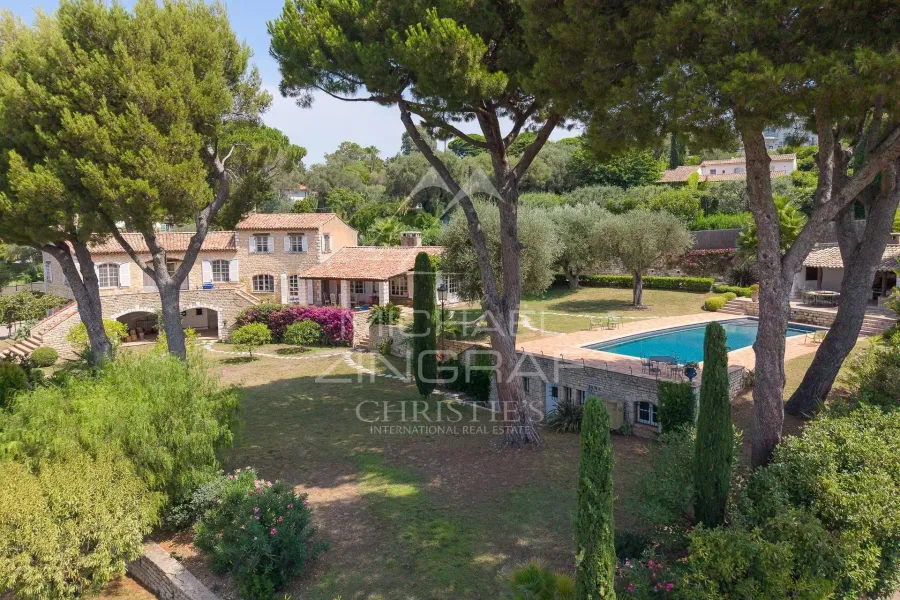 Exclusivité Mas d’exception avec vue mer panoramique au Cap d’Antibes - 5