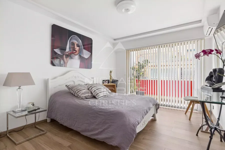 Superbe appartement rénové – Centre-ville d’Antibes, secteur Vauban – Vue dégagée sur le port - 7