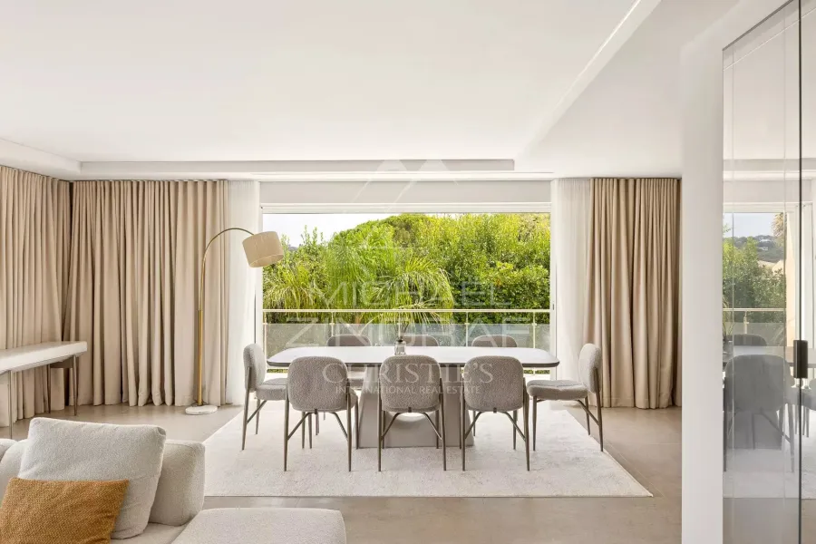 SPLENDIDE VILLA CONTEMPORAINE RÉNOVÉE  DE 320 M² SITUÉE DANS UN DOMAINE PRIVÉ - 8