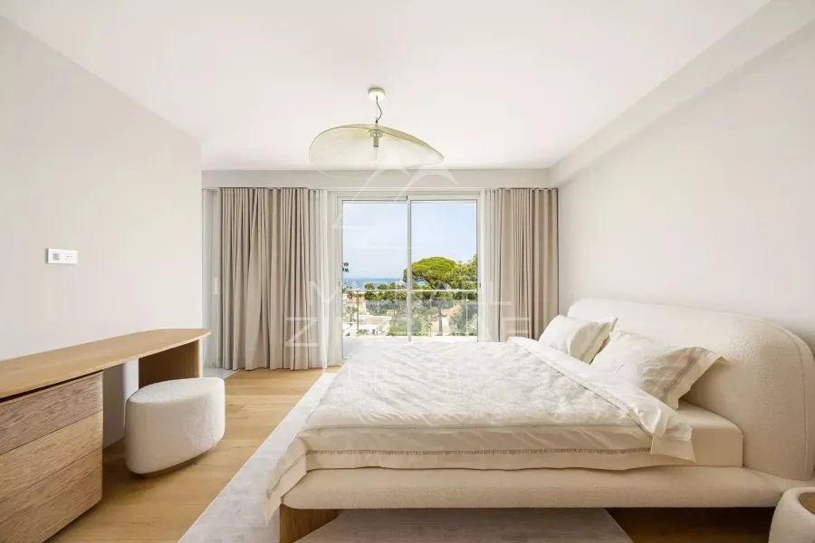 SPLENDIDE VILLA CONTEMPORAINE RÉNOVÉE  DE 320 M² SITUÉE DANS UN DOMAINE PRIVÉ - 6