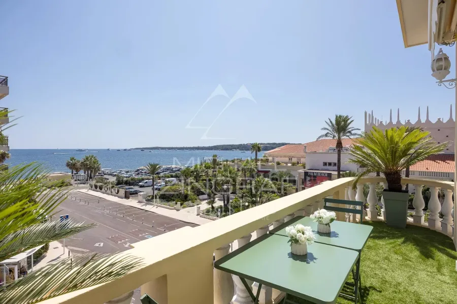Cannes - Pointe Croisette - 3 pièces avec terrasse