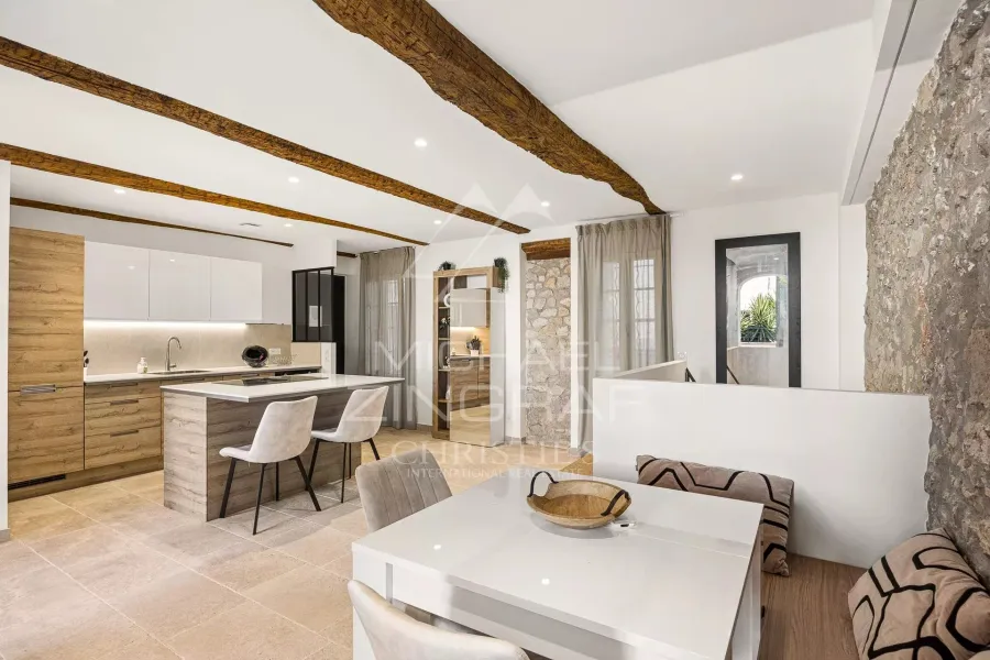 Duplex de charme au cœur du Vieil Antibes