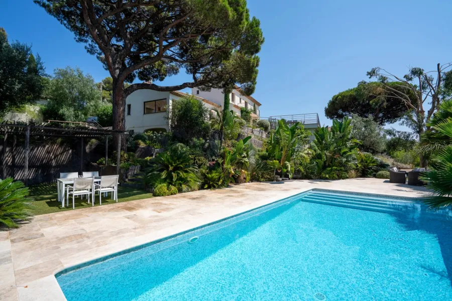 Une élégance intemporelle entre mer, lumière et art de vivre - Sainte-Maxime - 2