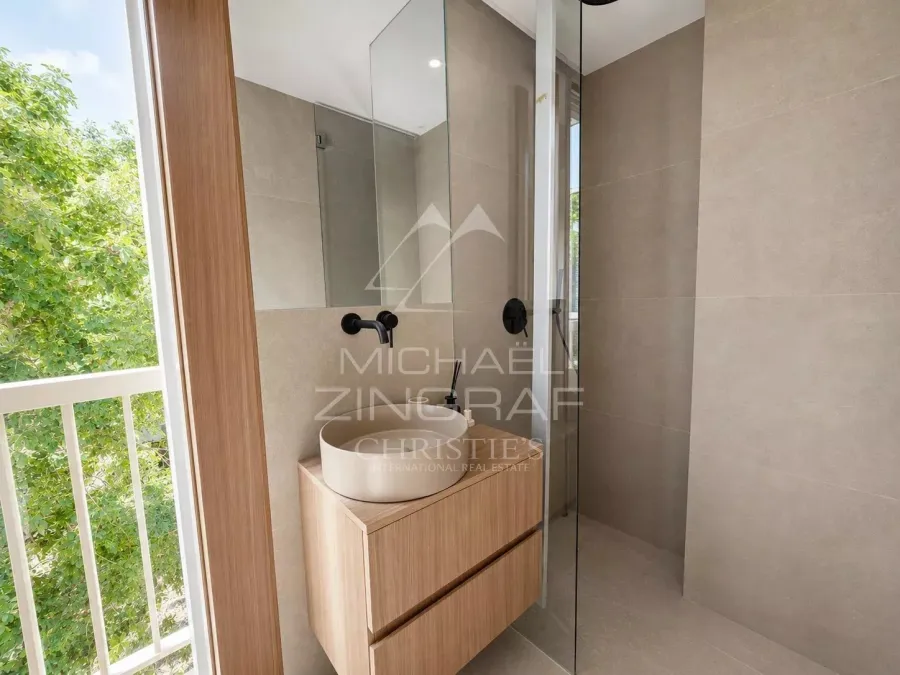 CANNES CROISETTE – EXCEPTIONAL CROSSING APARTMENT WITH SEA VIEW - 9