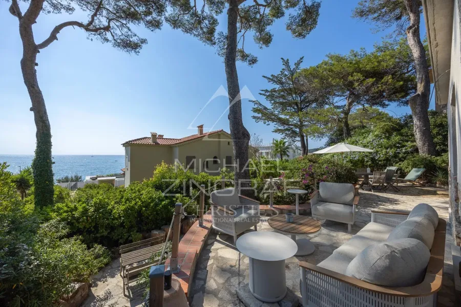 Cap d’Antibes – Versant Est - Villa entièrement rénové Vue Mer - 9